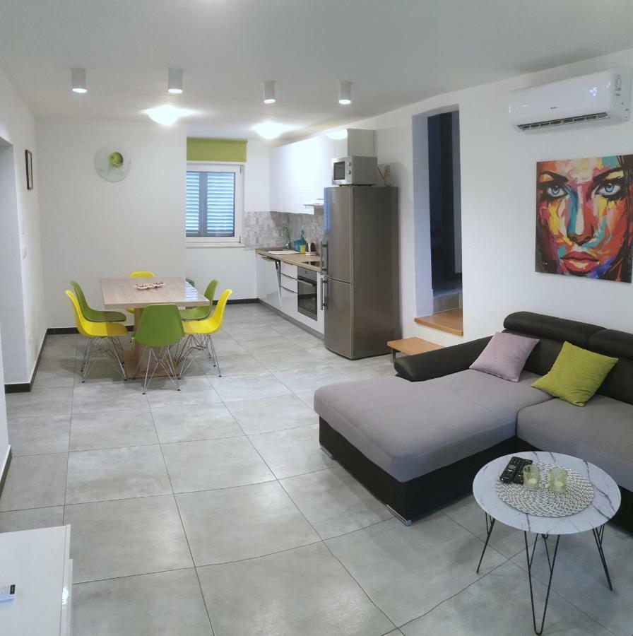 Villa Freya - Vacation House سلاتين المظهر الخارجي الصورة