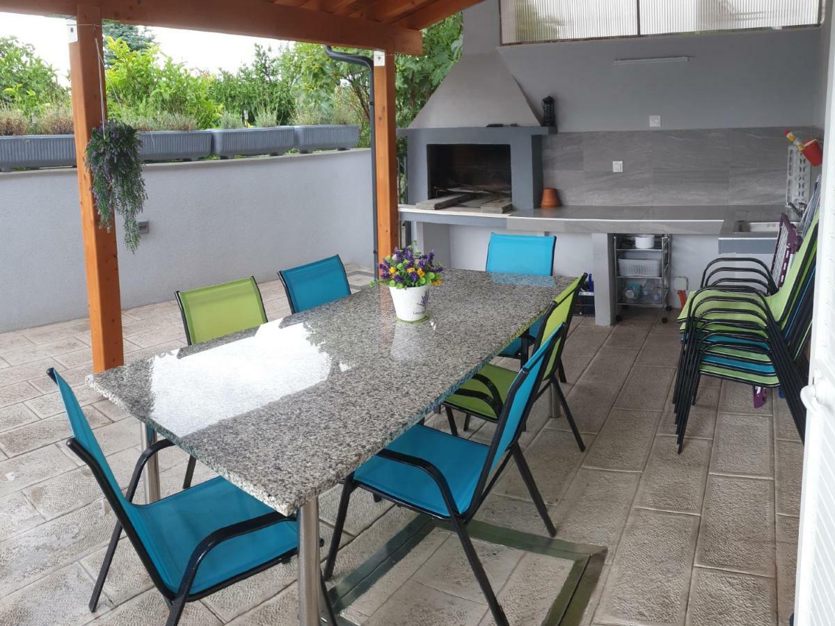 Villa Freya - Vacation House سلاتين المظهر الخارجي الصورة